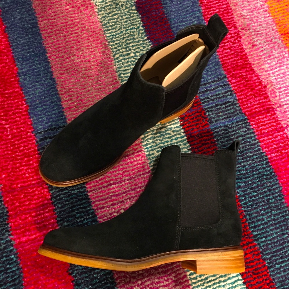 Clarks Arlo suede Chelsea boots